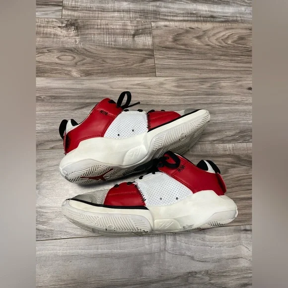 Nike Air Jordan One Take 5 Basketball Shoes White Black Red Youth Size 5 Unisex - Picture 4 of 9